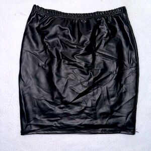 leather stretchy skirt